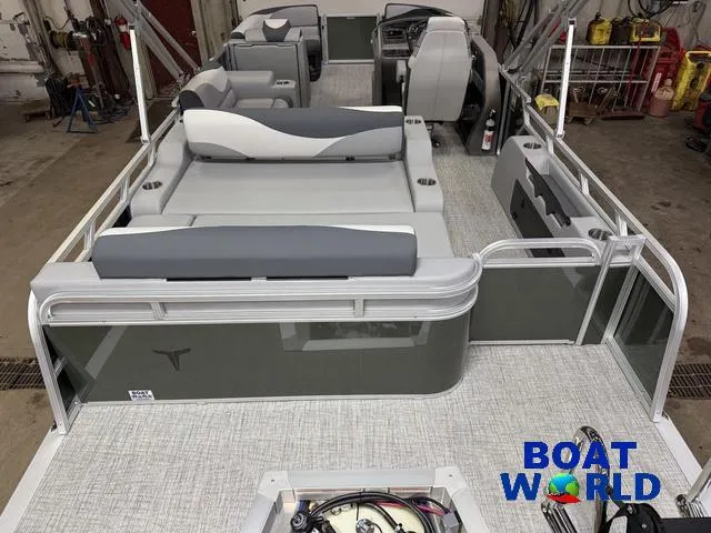 Slide: The Image of Tahoe LTZ 2385 Swingback (VRL) & Honda 4-Stroke EFI 2025 - 6