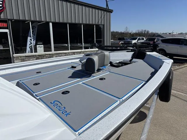 Slide: The Image of Xpress H17 2025 - 6