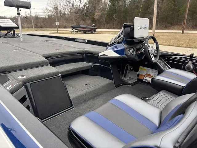 Slide: The Image of 2021 Skeeter FXR21 Limited boat interior with Garmin navigation system. - 14