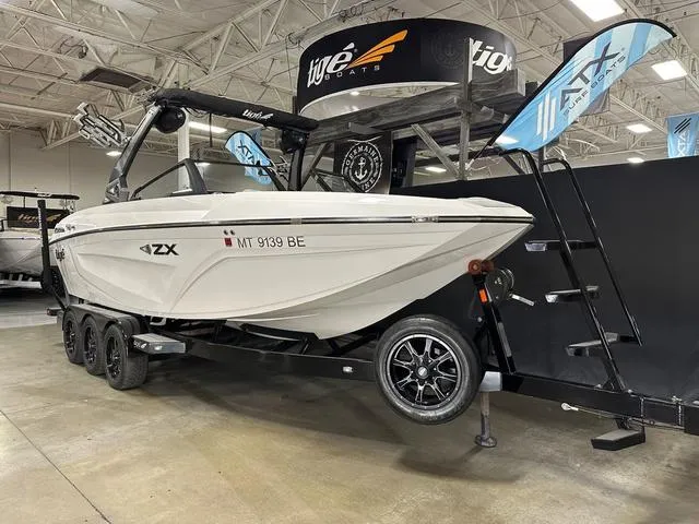 Slide: The Image of Tigé 25ZX 2021 - 2