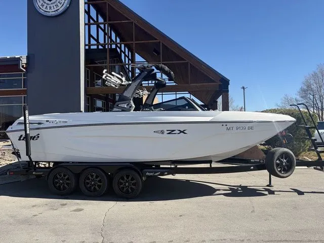 Slide: The Image of Tigé 25ZX 2021 - 22