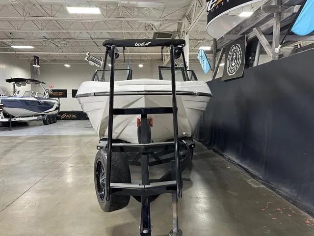 Slide: The Image of Tigé 25ZX 2021 - 3