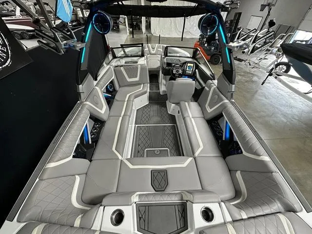 Slide: The Image of Tigé 25ZX 2021 - 7