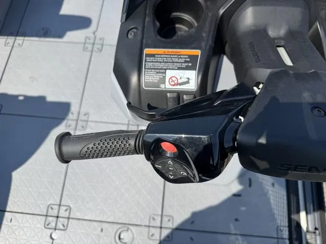 Slide: The Image of Sea-Doo Switch 19 2025 - 9
