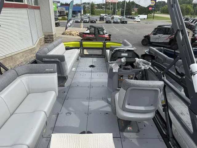 Slide: The Image of Sea-Doo Switch Cruise 21 2025 - 4