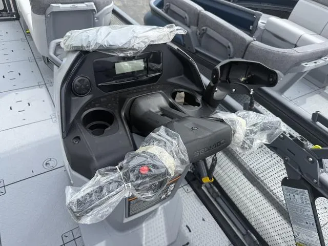 Slide: The Image of Sea-Doo Switch Cruise 21 2025 - 8