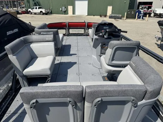 Slide: The Image of Sea-Doo Switch 19 2025 - 3