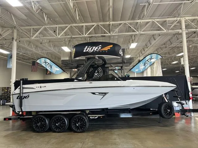 Slide: The Image of Tigé 24RZX 2025 - 1