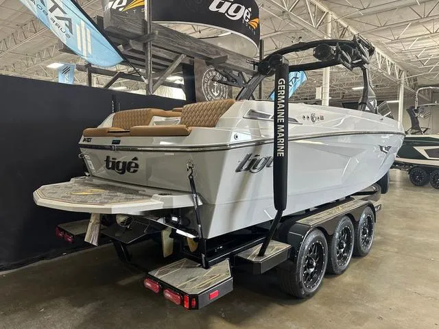 Slide: The Image of Tigé 24RZX 2025 - 4