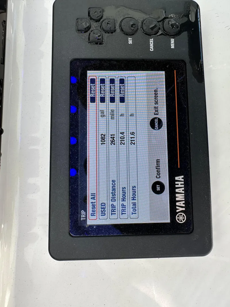 Slide: The Image of Yamaha boat display showing trip data on a 2019 Sea Hunt Ultra 255 SE. - 7