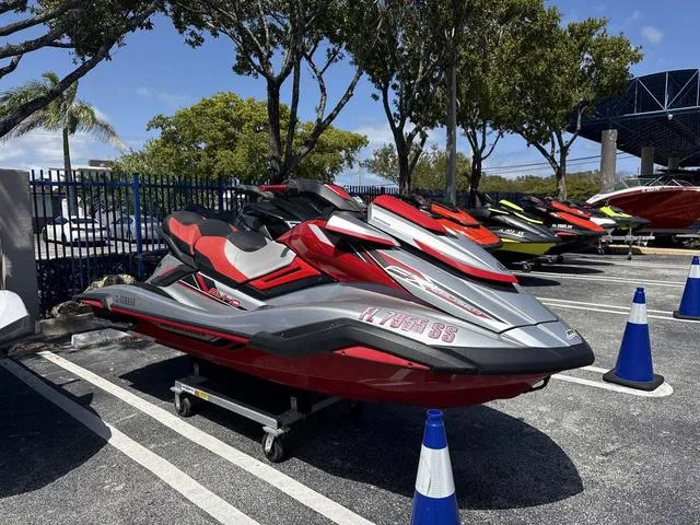 Slide: The Image of Yamaha FX Cruiser SVHO 2020 - 4