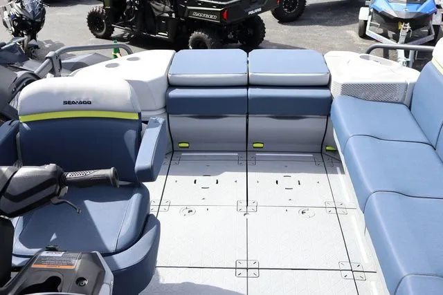 Slide: The Image of Sea-Doo Switch Cruise Limited 21 2025 - 12