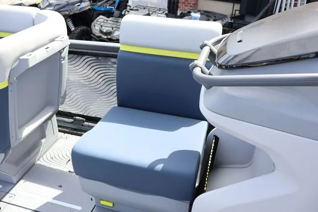 Slide: The Image of Sea-Doo Switch Cruise Limited 21 2025 - 18