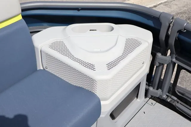 Slide: The Image of Sea-Doo Switch Cruise Limited 21 2025 - 22