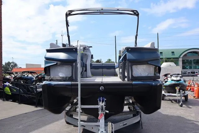 Slide: The Image of Sea-Doo Switch Cruise Limited 21 2025 - 9