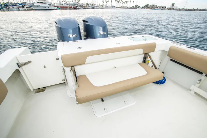 Slide: The Image of Parker Marine 2801 Center Console 2018 - 6