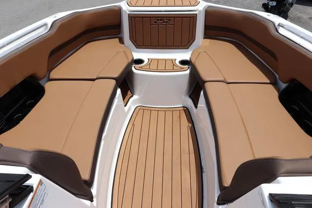 Slide: The Image of Yamaha 252SD-YACHT BLUE-GALVANIZED 2025 - 17