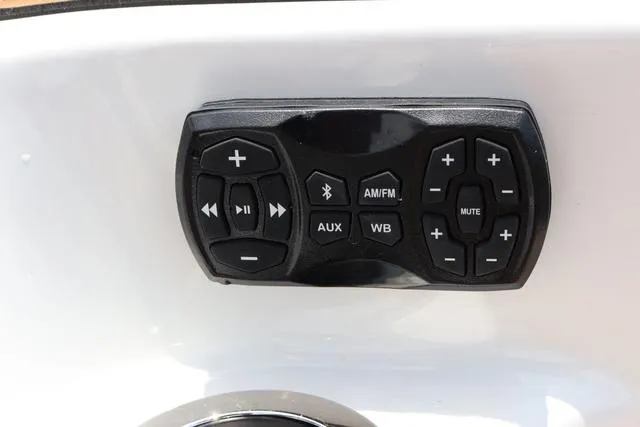 Slide: The Image of Yamaha 252SD-YACHT BLUE-GALVANIZED 2025 - 31