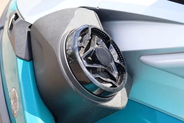 Slide: The Image of Sea-Doo GTX Limited 325 2025 - 13