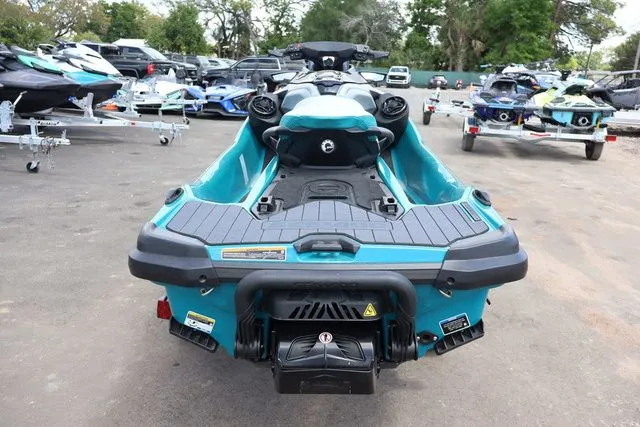 Slide: The Image of Sea-Doo GTX Limited 325 2025 - 4