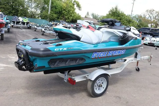 Slide: The Image of Sea-Doo GTX Limited 325 2025 - 5