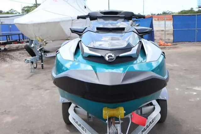 Slide: The Image of Sea-Doo GTX Limited 325 2025 - 8