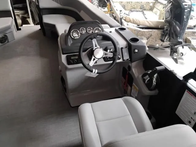 Slide: The Image of Lowe LS 210 TL 2025 - 5