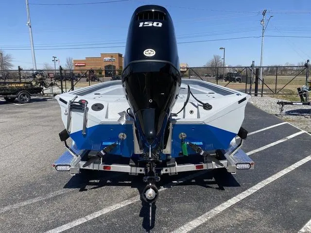 Slide: The Image of Excel Bay Pro Elite 203 2025 - 3