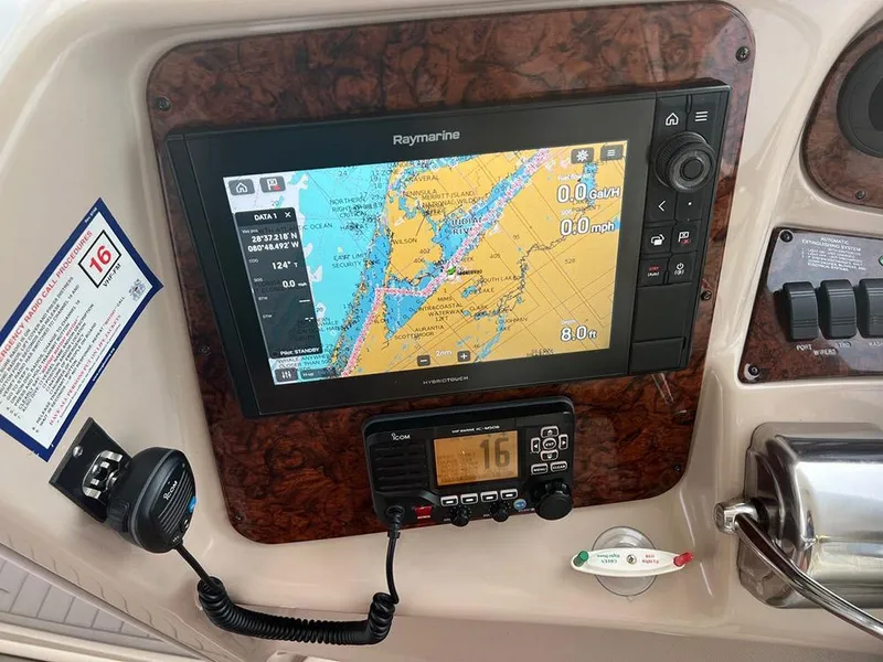 Slide: The Image of Sea Ray 390 Motor Yacht 2003 - 55