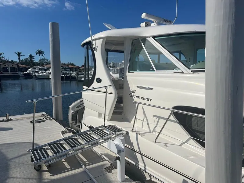 Slide: The Image of Sea Ray 390 Motor Yacht 2003 - 56