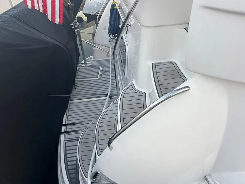 Slide: The Image of Sea Ray 390 Motor Yacht 2003 - 58