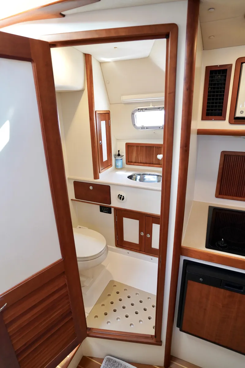 Slide: The Image of Little Harbor Whisper Jet 2002 - 52