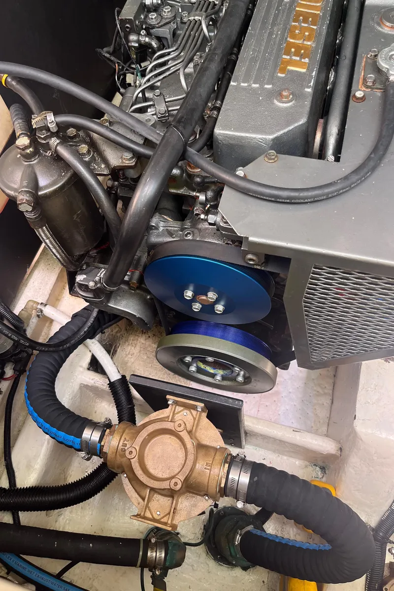 Slide: The Image of Little Harbor Whisper Jet 2002 - 60