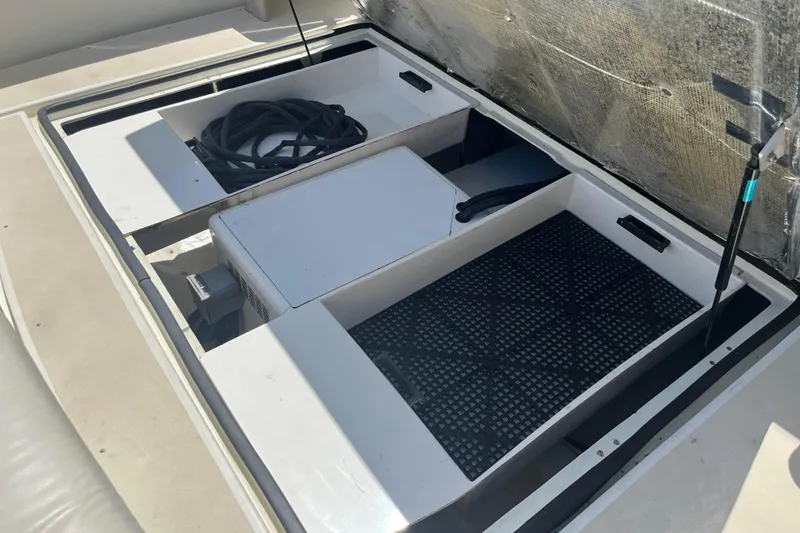 Slide: The Image of Little Harbor Whisper Jet 2002 - 70