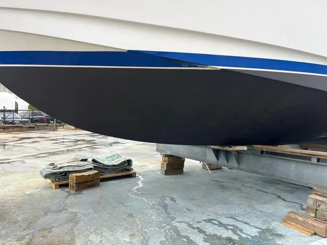 Slide: The Image of Hatteras 55 Convertible 2001 - 93