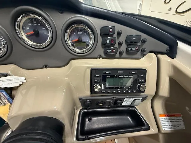 Slide: The Image of Yamaha 242LS 2014 - 11