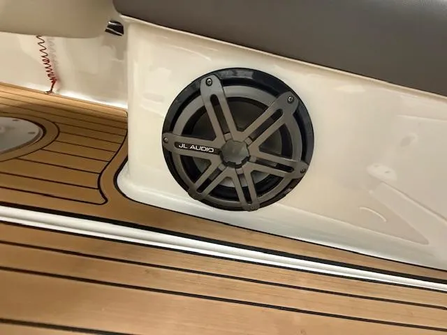 Slide: The Image of Yamaha 242LS 2014 - 8