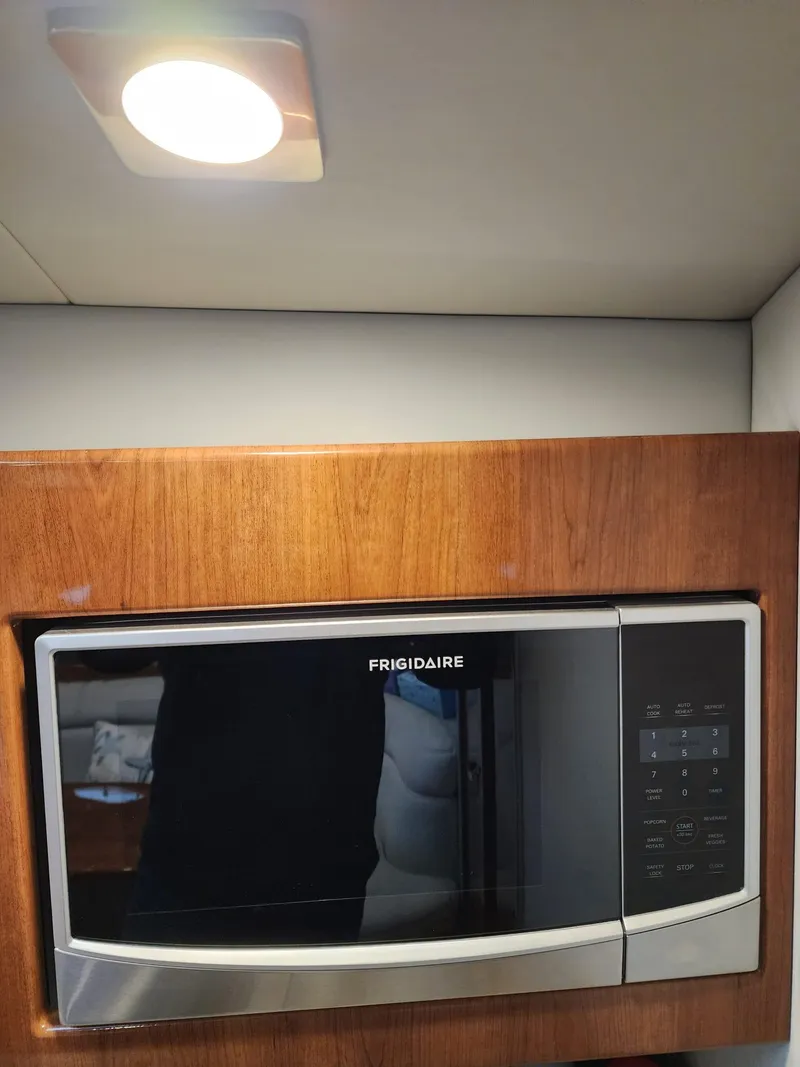 Slide: The Image of Formula Performance Cruiser 2018 - 7