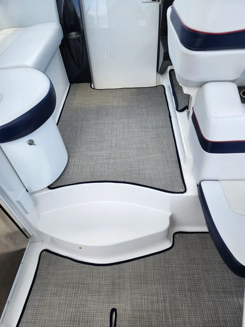 Slide: The Image of Formula Performance Cruiser 2018 - 9