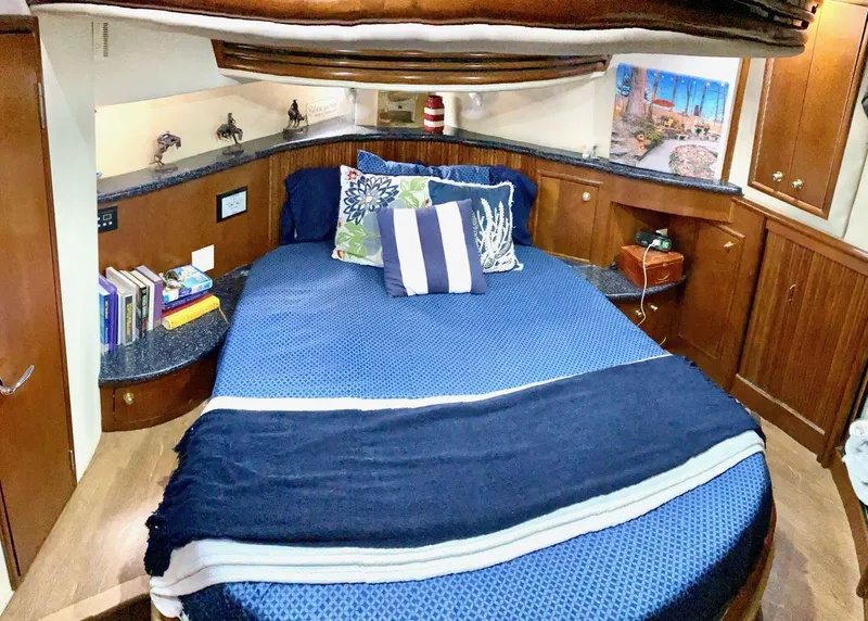 Slide: The Image of Guest stateroom - 17