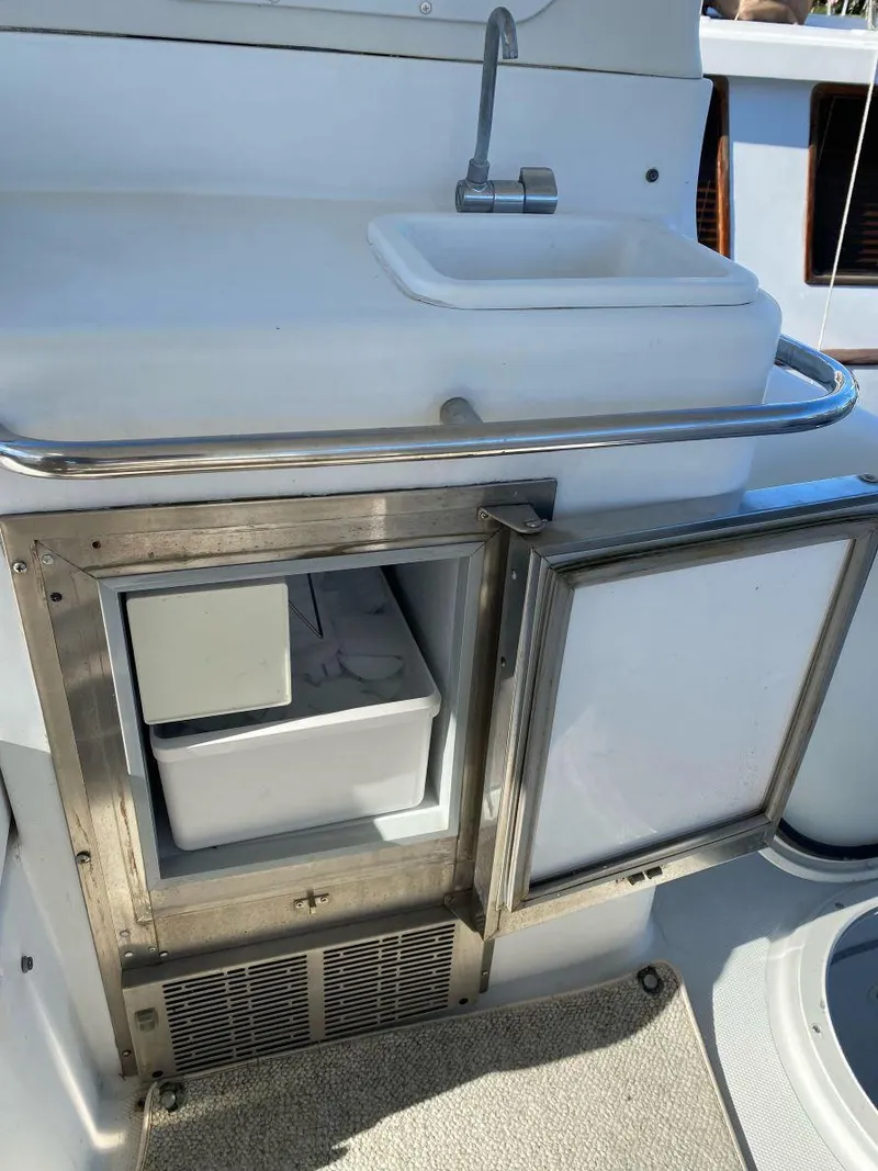 Slide: The Image of Flybridge sink - 7