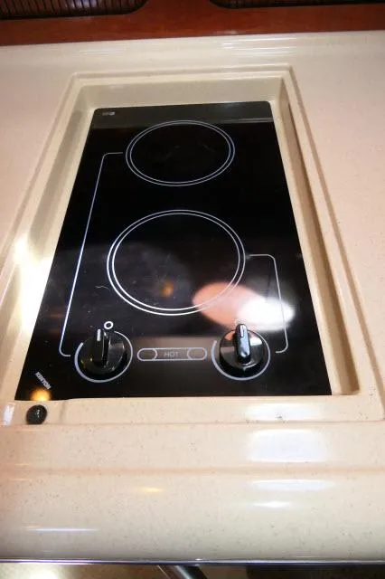 Slide: The Image of Built-in stovetop on 2005 Sea Ray 340 Sundancer yacht. - 6