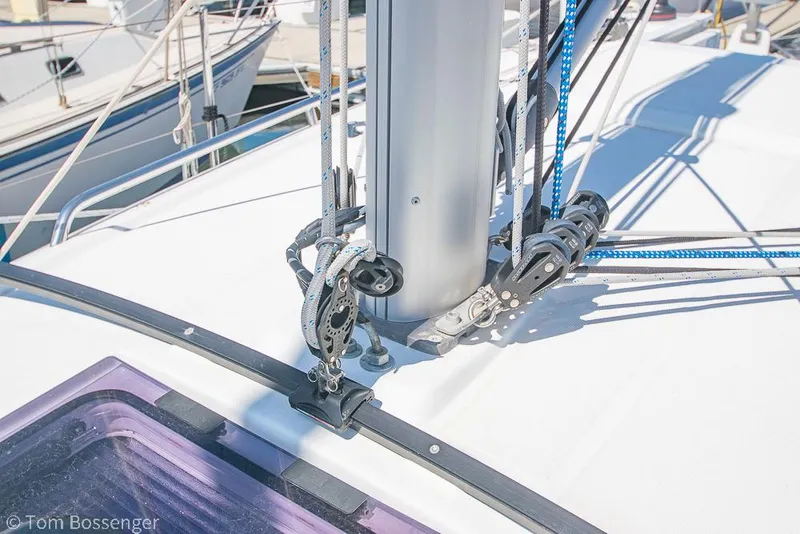 Slide: The Image of Deck of 2022 Beneteau Oceanis 30.1 sailboat with rigging details. - 41