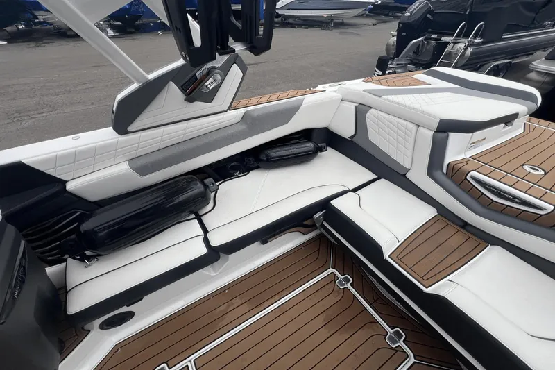 Slide: The Image of Nautique Super Air Nautique G23 2021 - 10