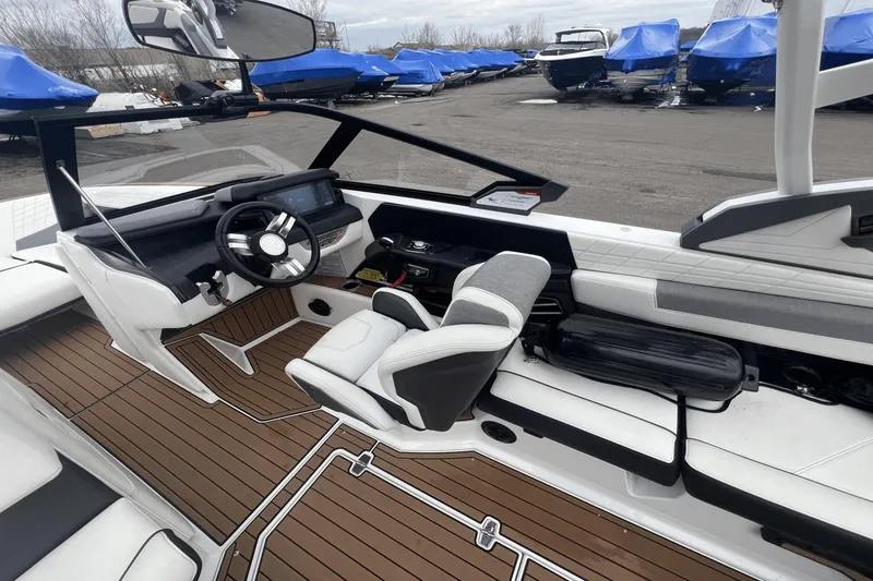 Slide: The Image of Nautique Super Air Nautique G23 2021 - 11