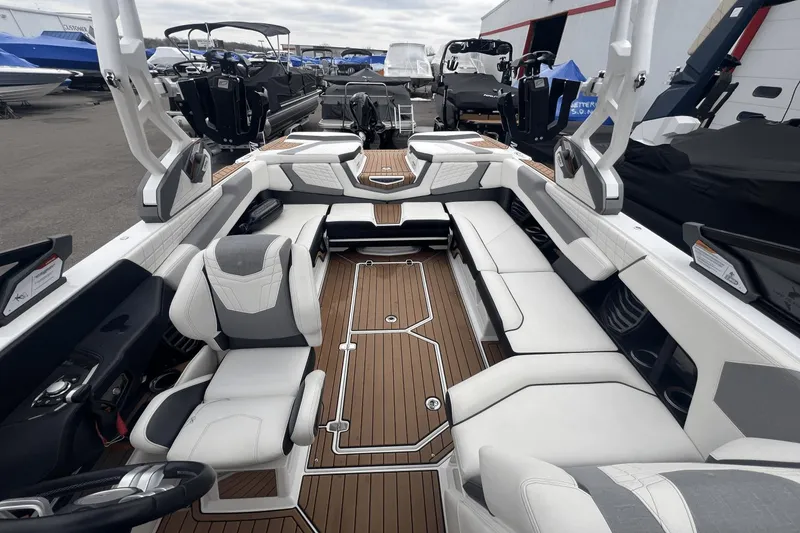 Slide: The Image of Nautique Super Air Nautique G23 2021 - 14