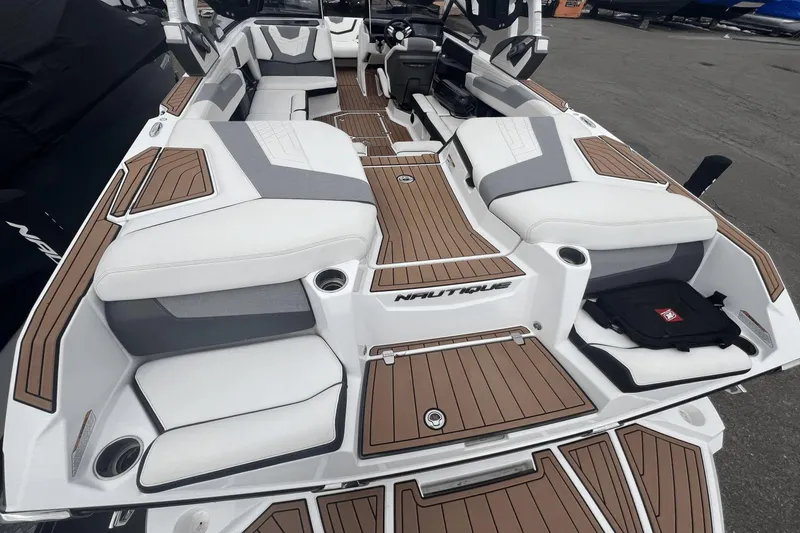 Slide: The Image of Nautique Super Air Nautique G23 2021 - 5