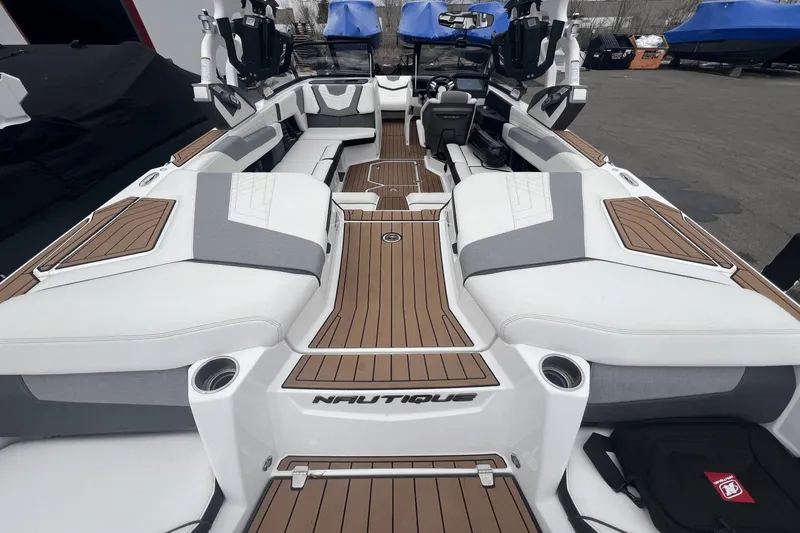 Slide: The Image of Nautique Super Air Nautique G23 2021 - 7
