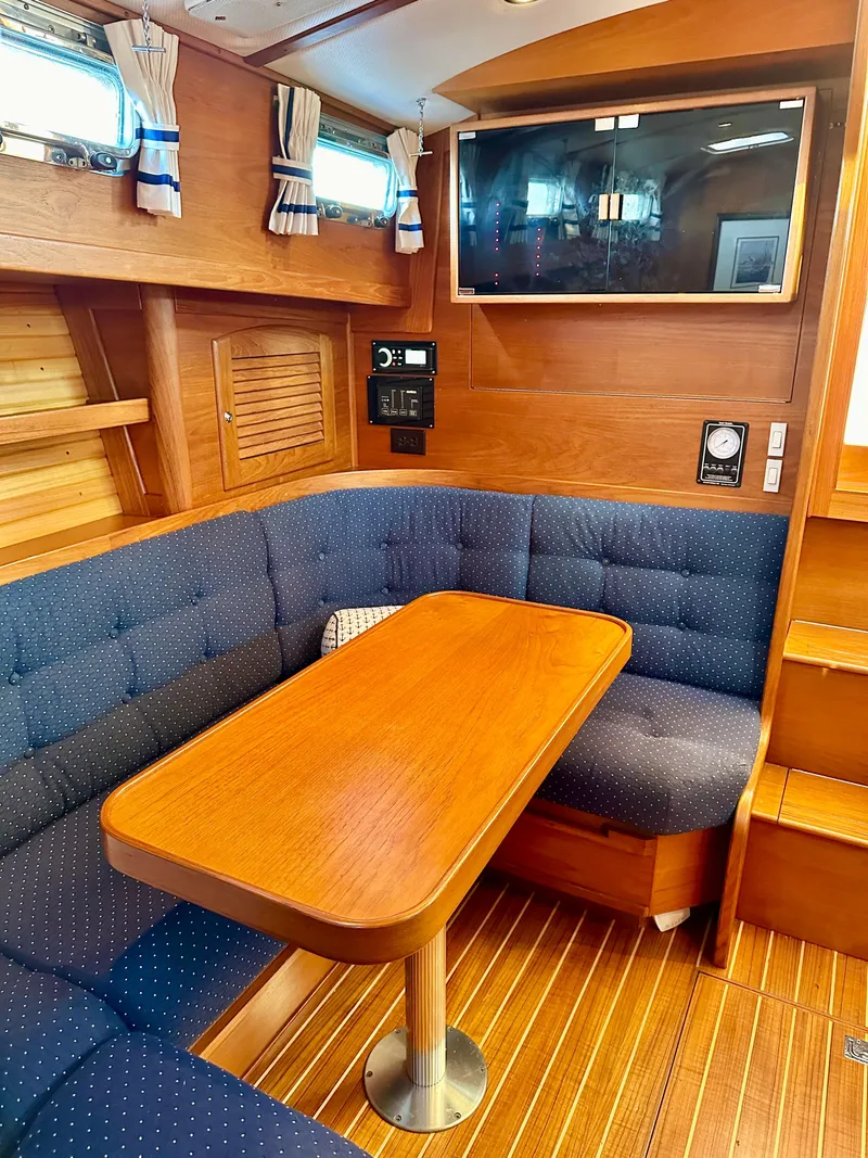 Slide: The Image of Salon - 17