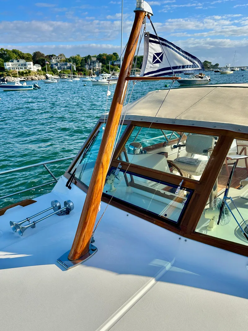 Slide: The Image of Foredeck Mast - 29